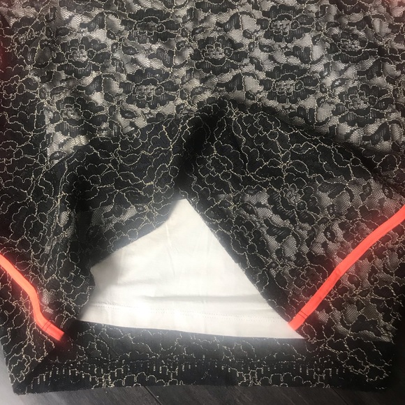 Banana Republic Lace overlay Tank top - Picture 2 of 4